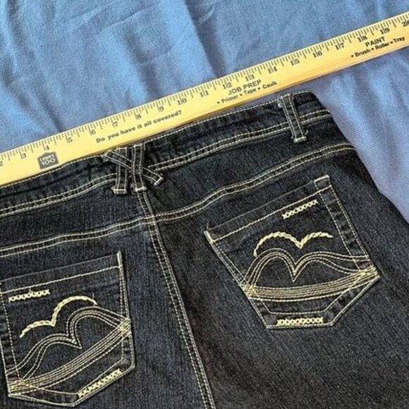 Diamond Threads Denim Shorts โ Size 16 โ Dark Wash - Picture 4 of 7